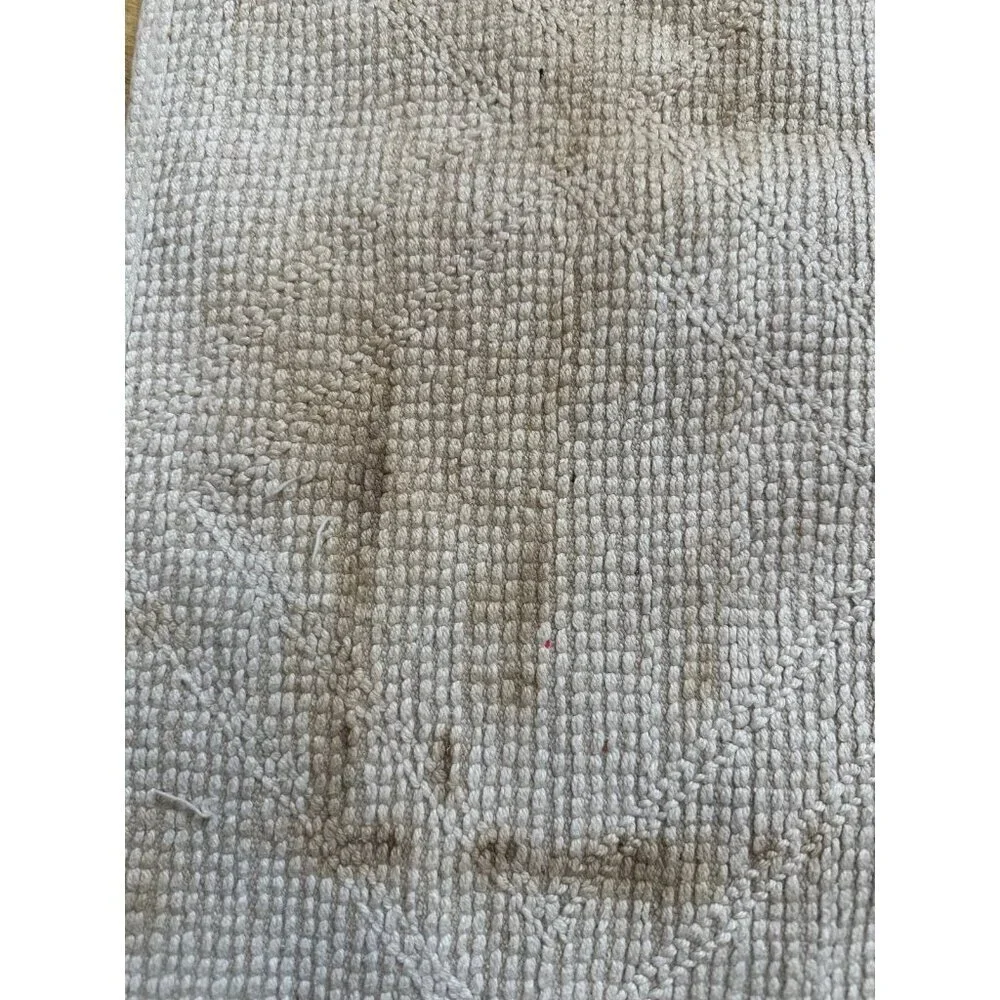 Plush Diamond Pattern Bath Mat